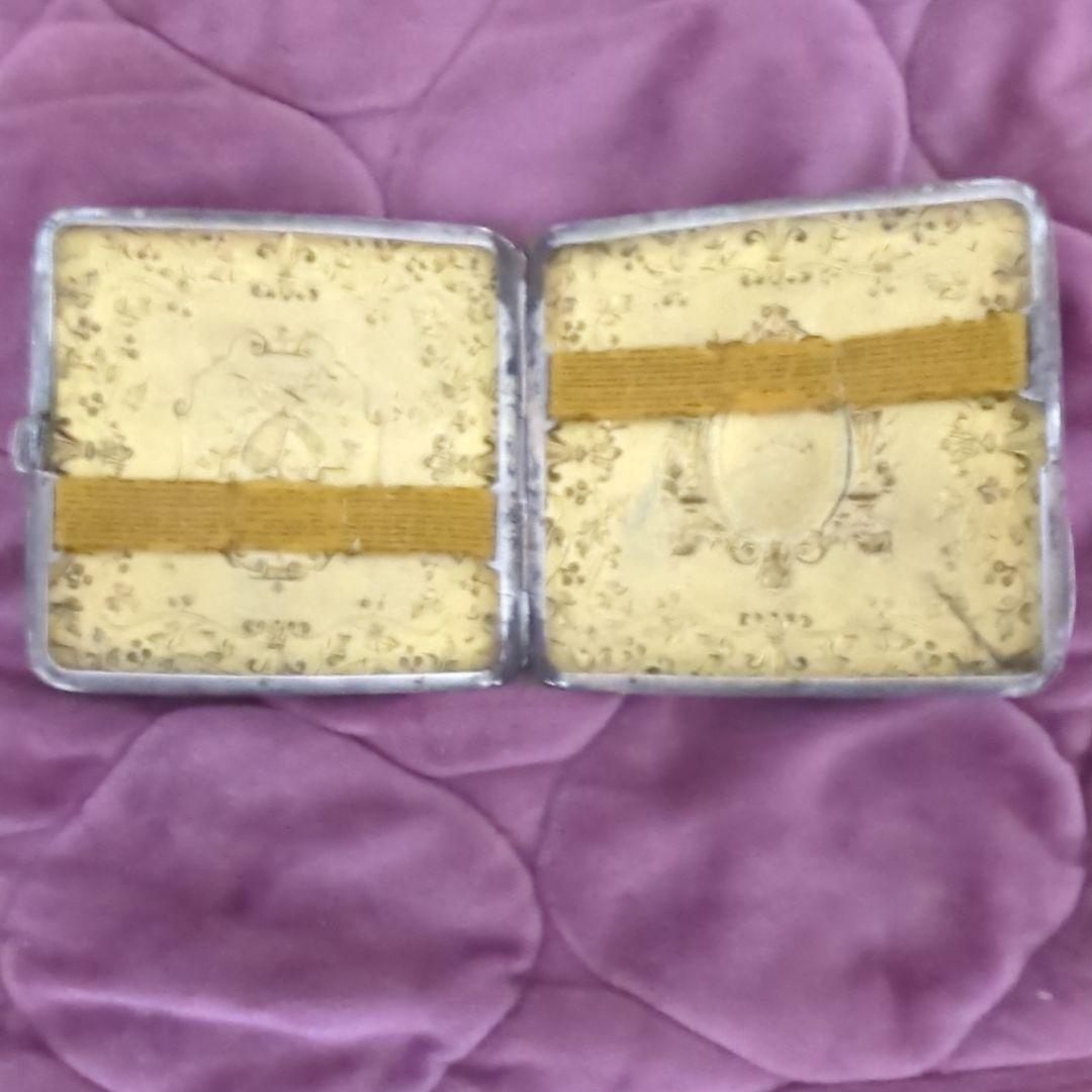 仏直送　純銀製エンボス柄シガレットケース　ナポレオン三世時代様式