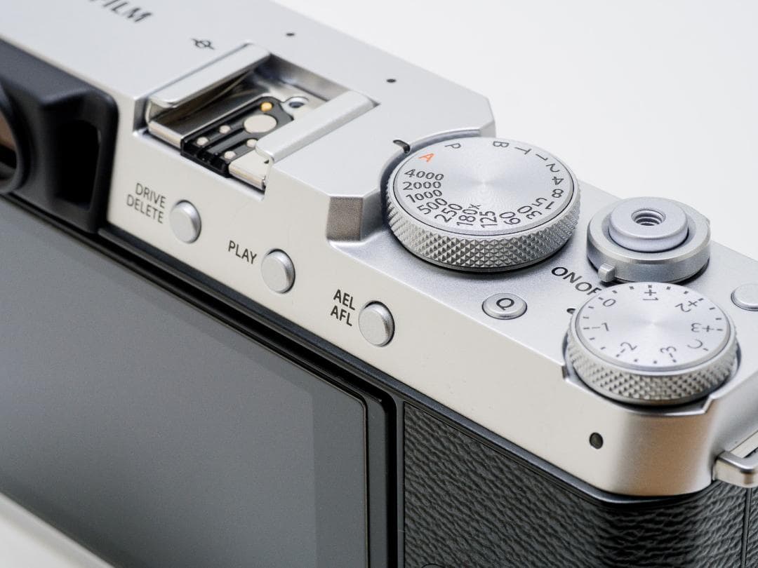 【新品同様】FUJIFILM X-E4