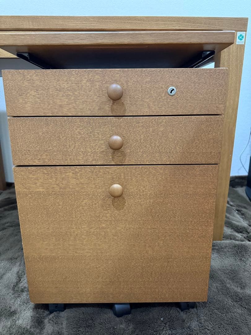 カリモク　ボナシェルタ 袖机