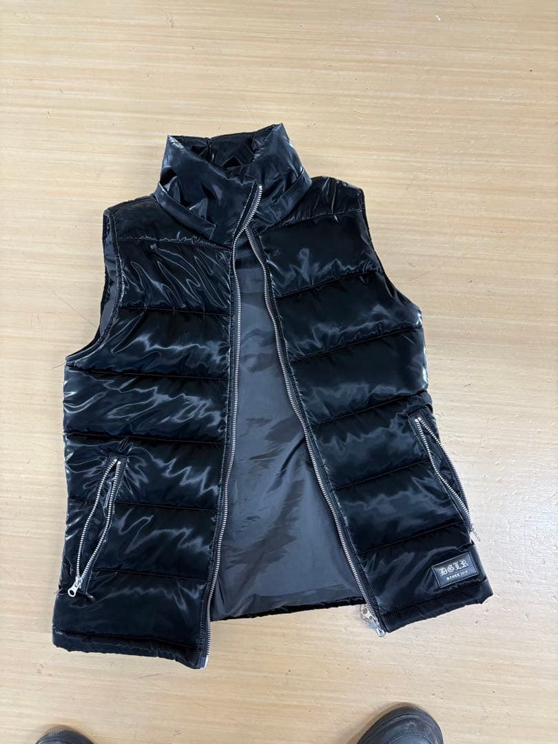 DGK ブラック ダウンベスト 早めに売りたいです‼️