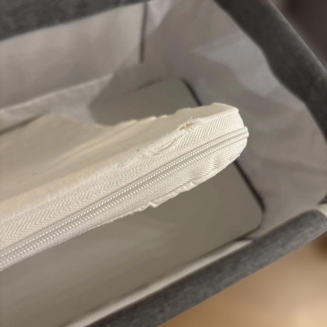 グレー ベビーベッド 下部収納、蚊帳付き