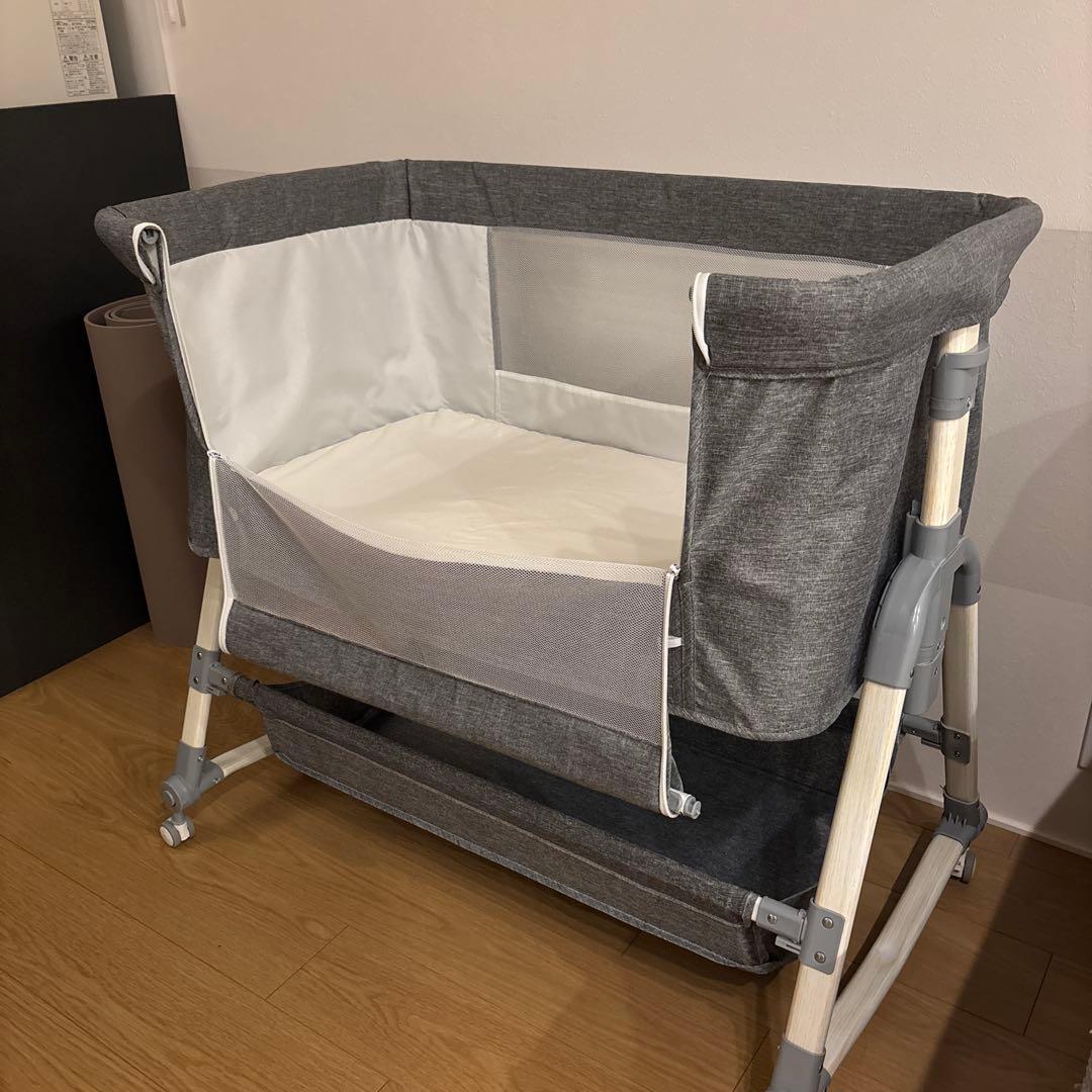 グレー ベビーベッド 下部収納、蚊帳付き