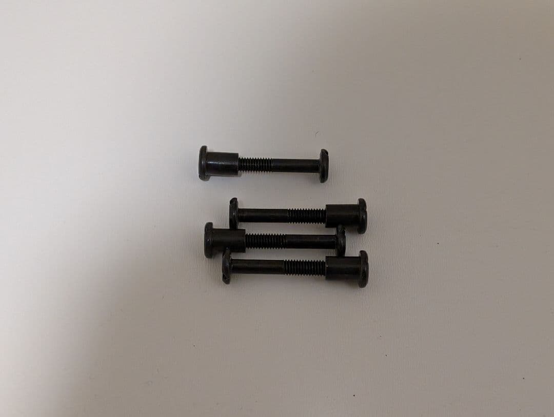 ニトリ　ワードローブ　白