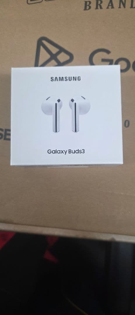 送料無料　Samsung Galaxy Buds3 ワイヤレスイヤホン