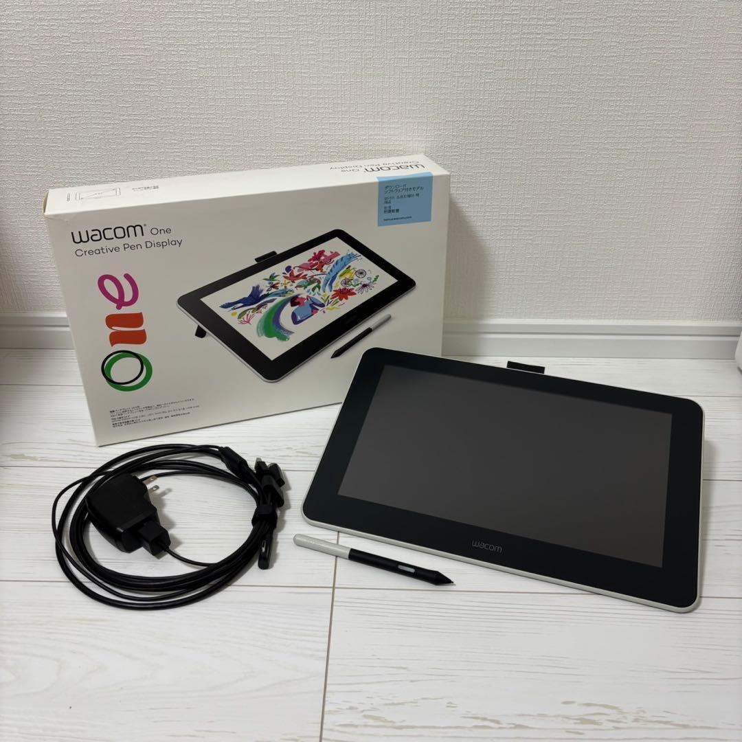 【美品】Wacomワコム　13.3インチ 液タブOne 液晶ペンタブレット