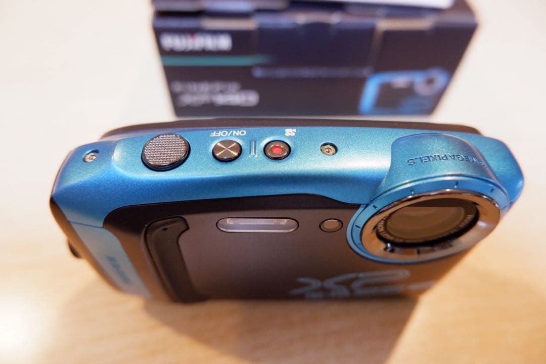 【美品】FUJIFILM FINEPIX XP140