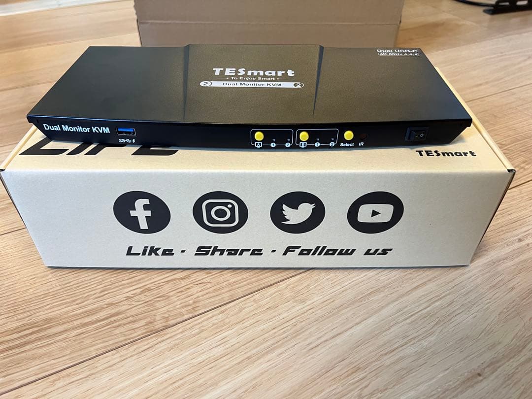 TESmart KVM ノートPC2台 デュアルモニター