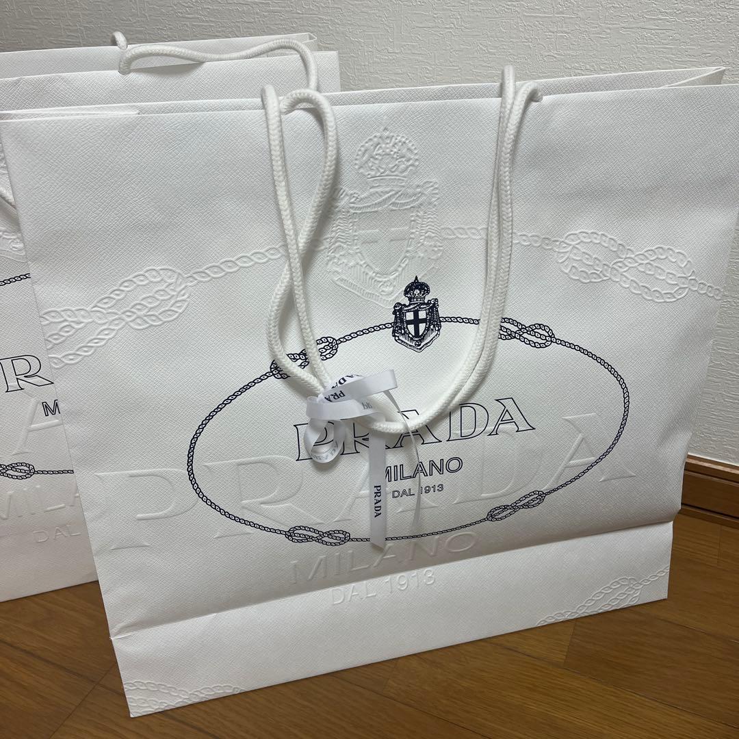 PRADA ギフトボックスと紙袋セット