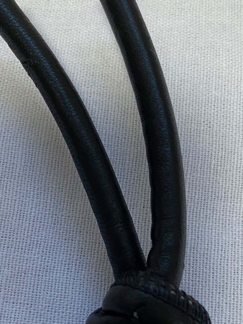 BOTTEGA VENETA 編み込みレザーキーホルダーブラック