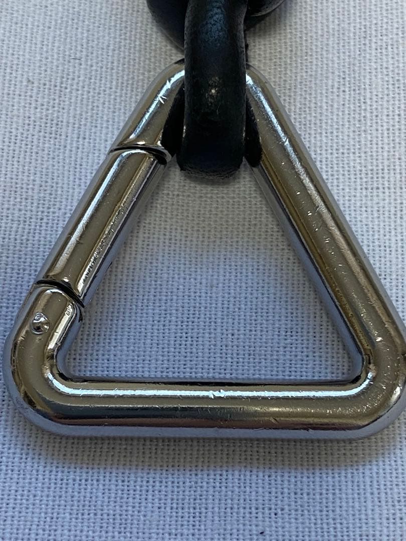 BOTTEGA VENETA 編み込みレザーキーホルダーブラック