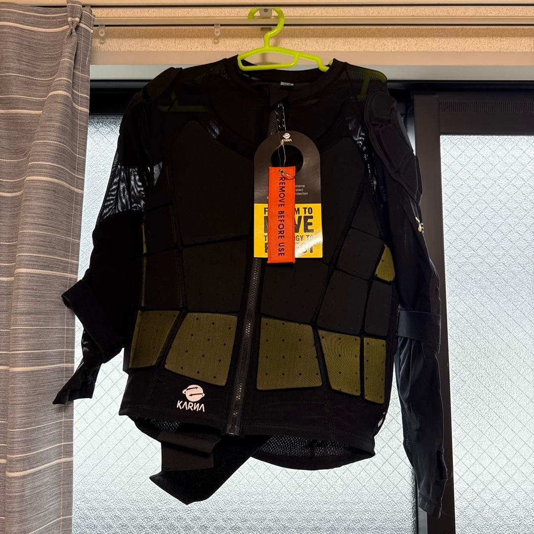 [新品未使用]KARNA カルナ　プロテクター 上半身 XSサイズ　Xrd