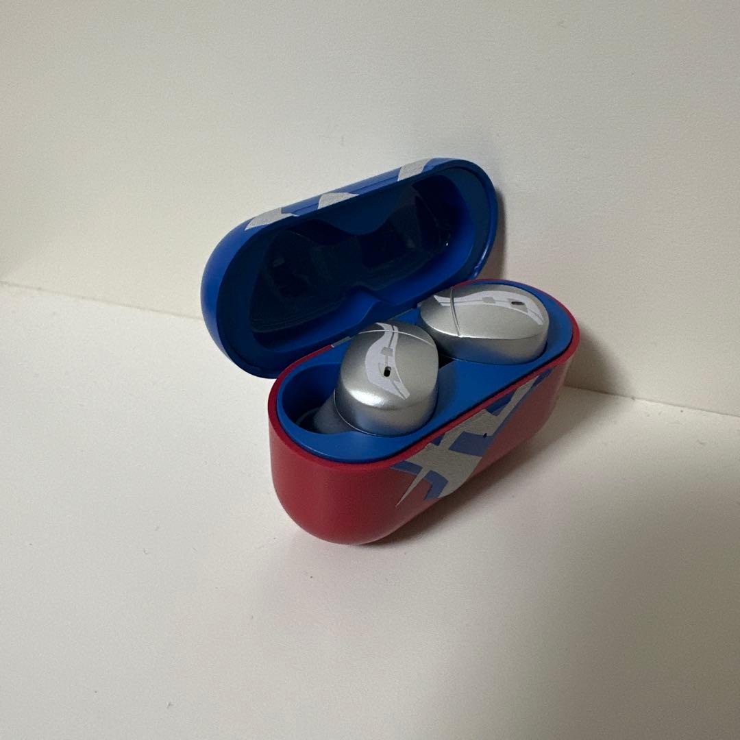 完全ワイヤレスイヤホンCOTSUBU ULTRAMAN ZERO version