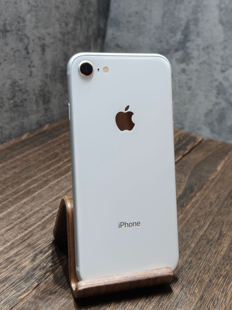 美品 iphone8 64GB SIMロック解除済み スマホ