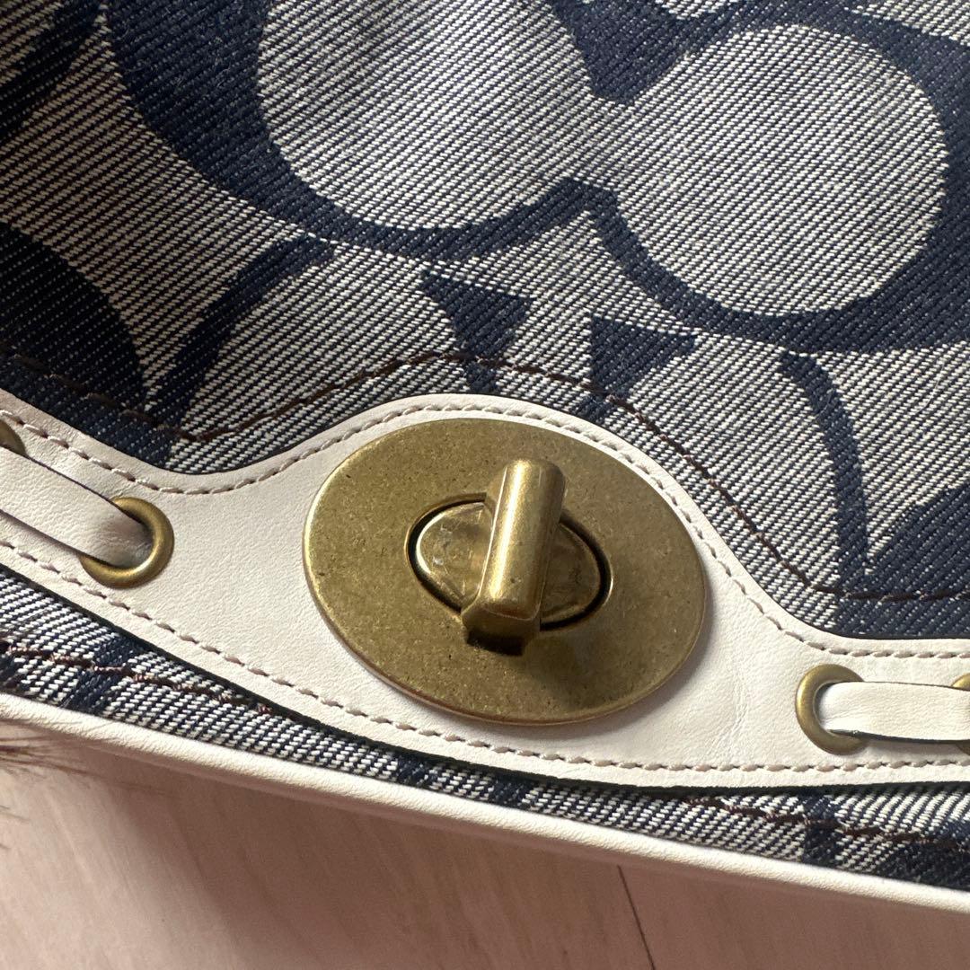 美品希少コーチ　レガシー　ショルダーバッグ　ターンロック　シグネチャー　65周年