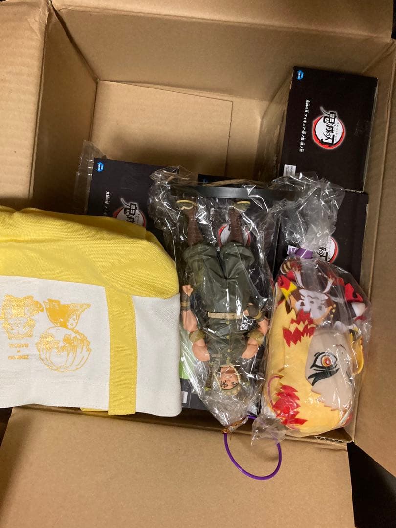 鬼滅の刃 フィギュア・カード・ぬいぐるみセット