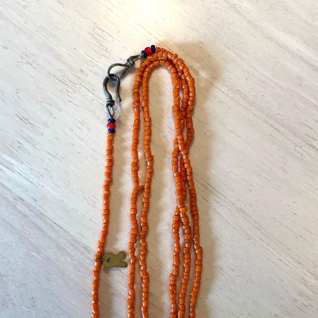 45R アンティークビーズのネックレス(オレンジ)