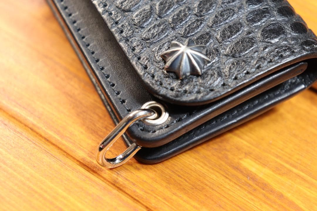 型押しクロコミニトラッカーウォレット　シルバー925アポロ コンチョ付き