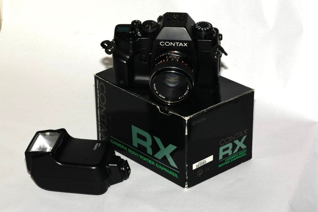 コンタックスCONTAX RXボディ（箱付き）+オマケレンズとストロボ