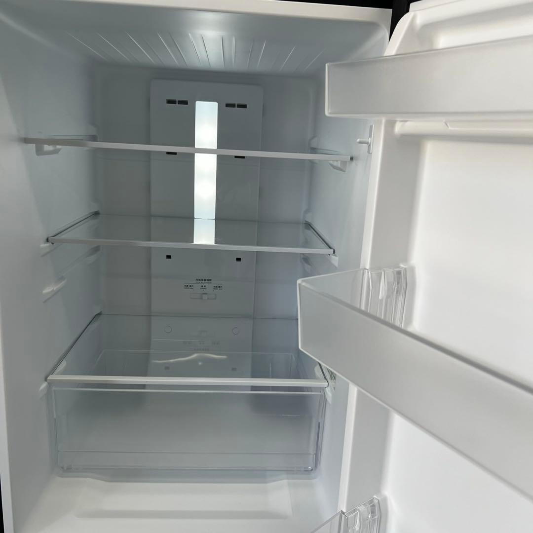 131⭕️【25年製】冷蔵庫　小型　パナソニック　美品　マット　黒　安い　設置無料