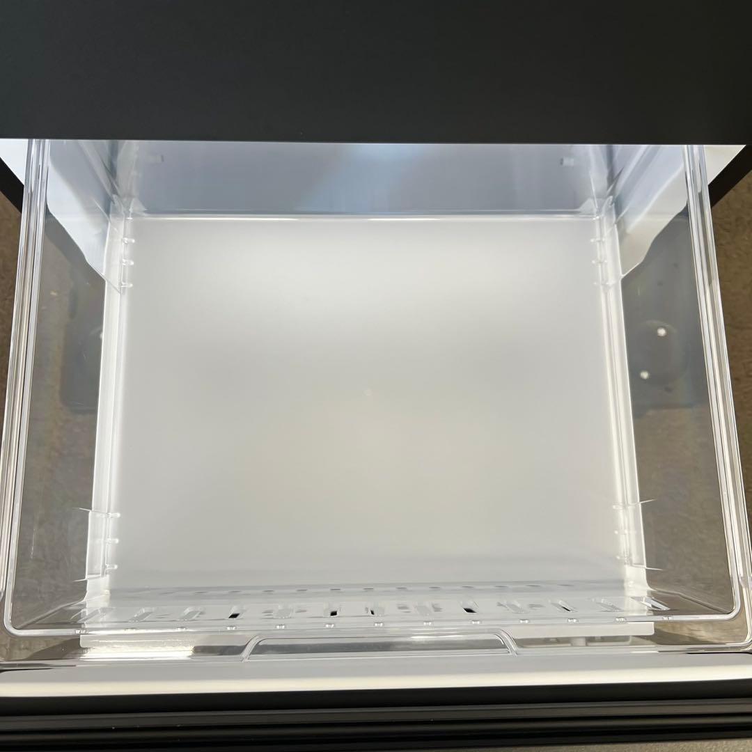 131⭕️【25年製】冷蔵庫　小型　パナソニック　美品　マット　黒　安い　設置無料