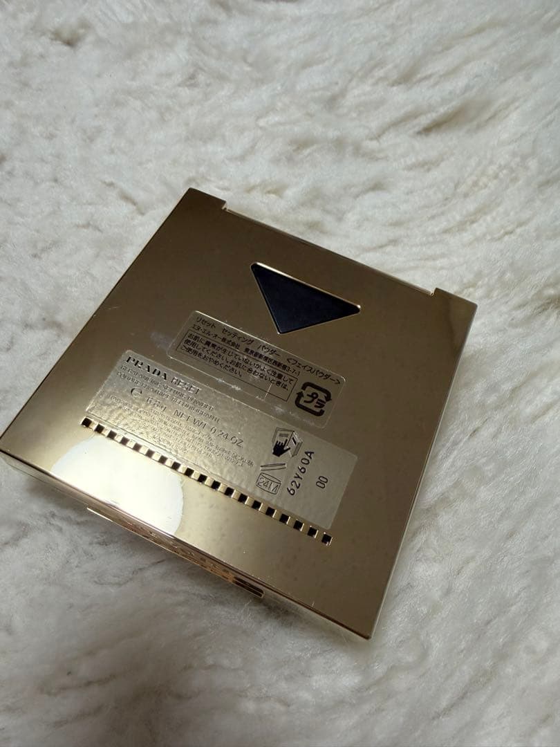 新品同様♡PRADA プラダビューティー♡リセットセッティングパウダー