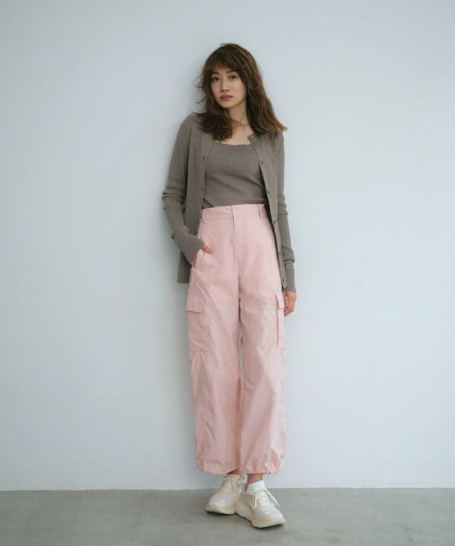 emmi ナイロンフレアパンツ カーゴパンツ ピンク 1 ヨンアさん着用
