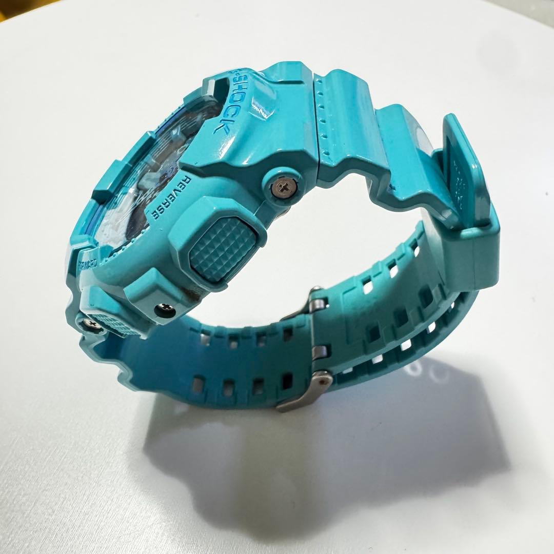 CASIO G-SHOCK 腕時計 GA-110B ハイパーカラー　水色