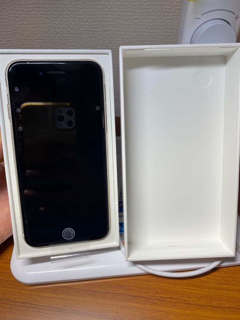 Apple iPhone SE 3 本体