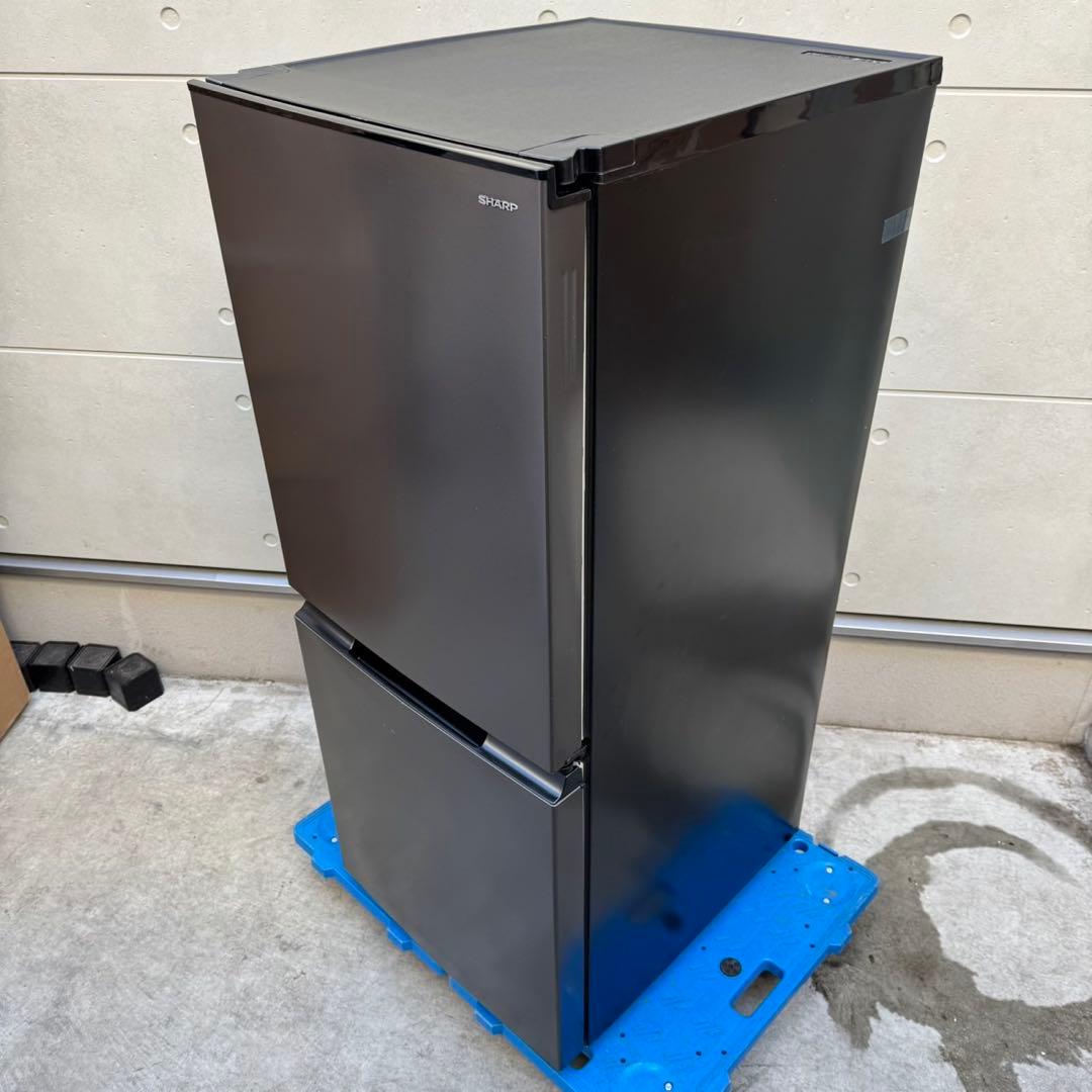 196⭐️2025年製★ほぼ新品★シャープ　冷蔵庫　右、左開き　一人暮らし