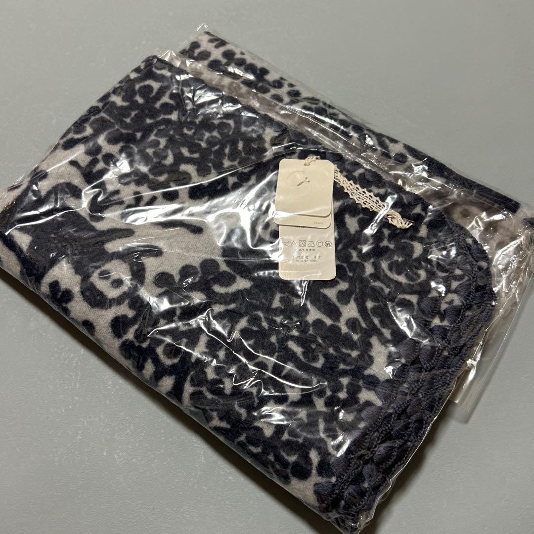 ミナポルホネン動物柄ハーフブランケット