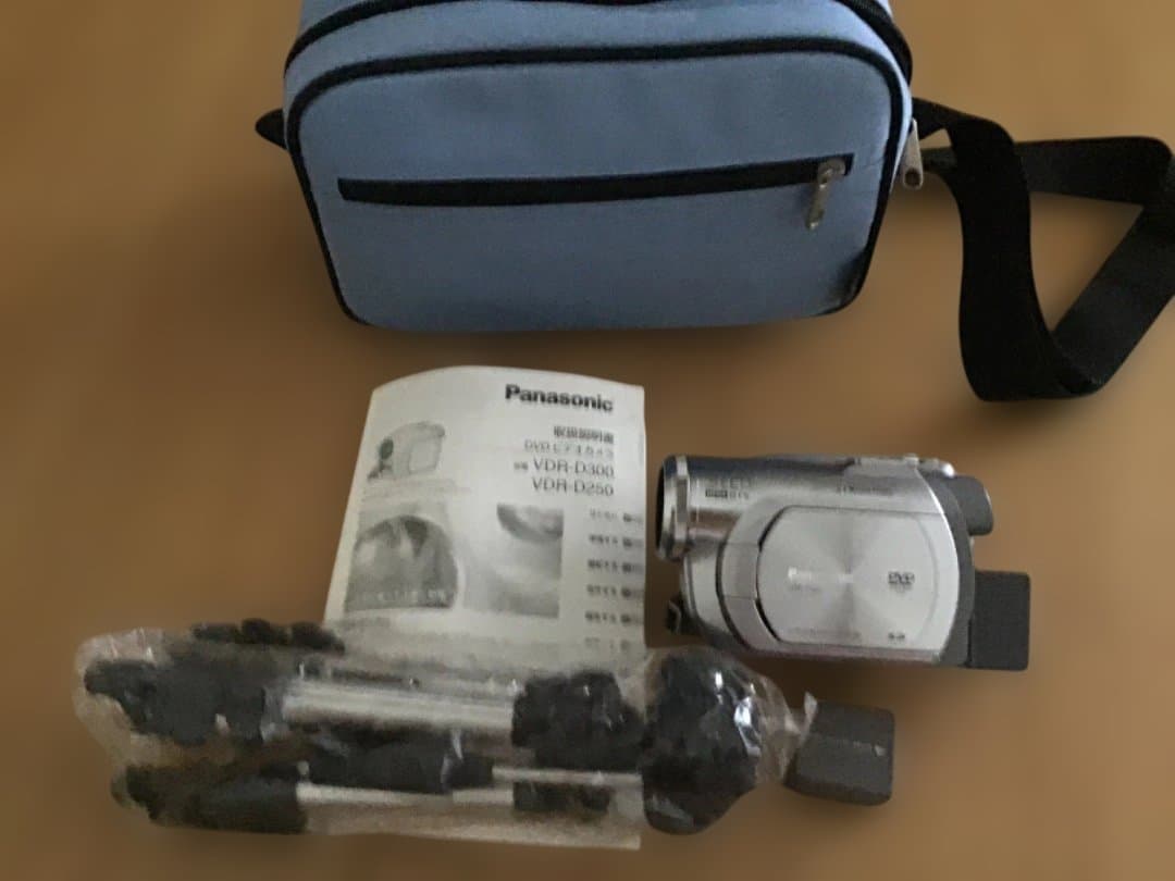 Panasonic HDC-SD250 ビデオカメラ 本体　充電器無しで良ければ