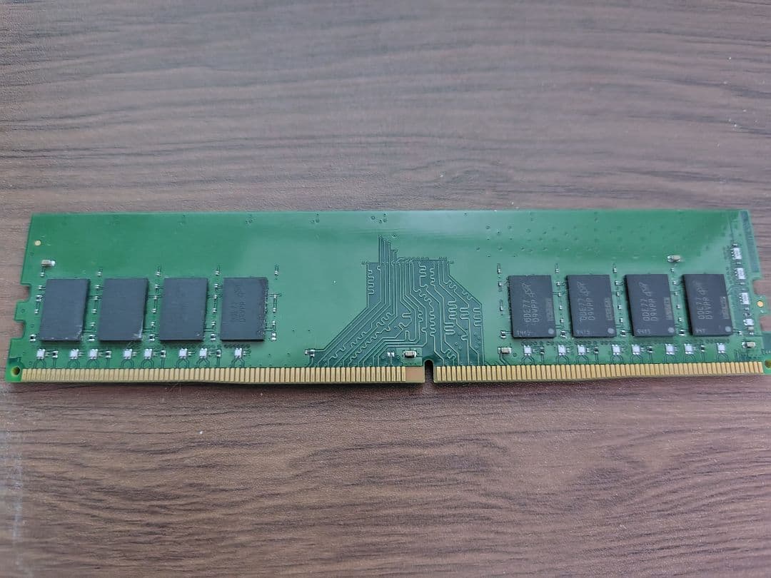 メモリー Kingston DDR4-2666 16GB kit