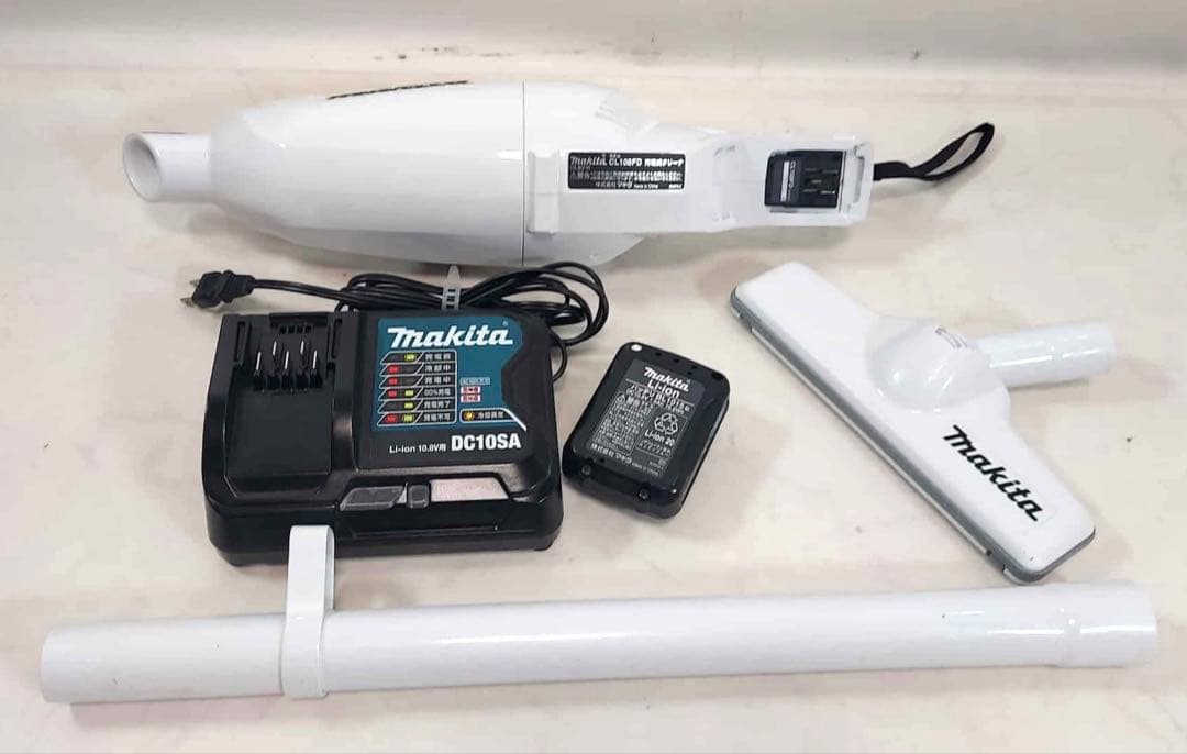 マキタ 充電式クリーナー CL108FD ②