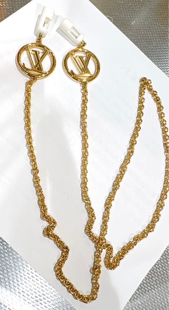 VUITTON イヤホン チェーン アクセサリー