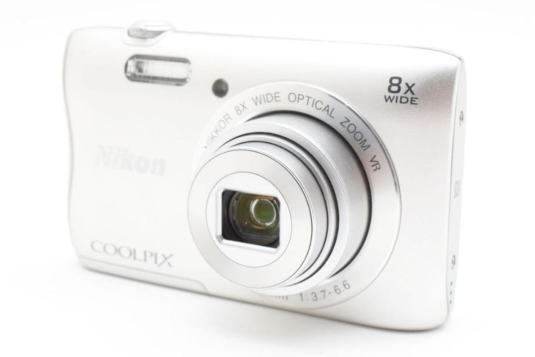 美品　ニコン COOLPIX S3700 シルバー 光学8倍ズーム SD2GB