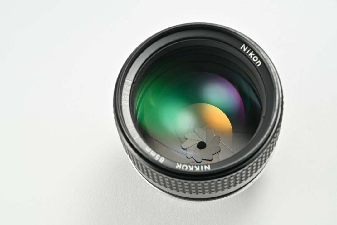 Nikon ニコン Ai-s NIKKOR 85mm F1.4 フード付き