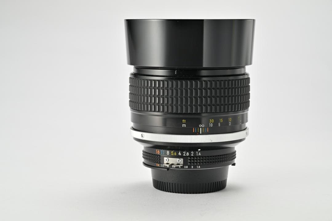 Nikon ニコン Ai-s NIKKOR 85mm F1.4 フード付き