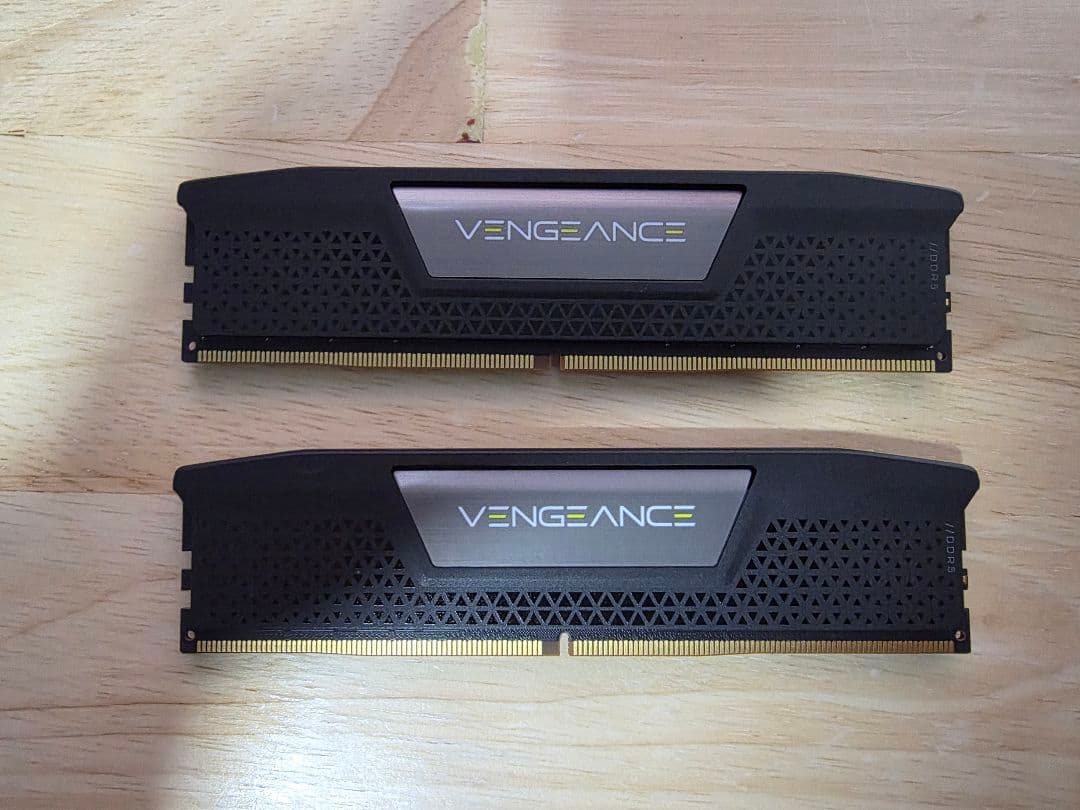 メモリー CORSAIR VENGEANCE DDR5 64GB 6000MHz