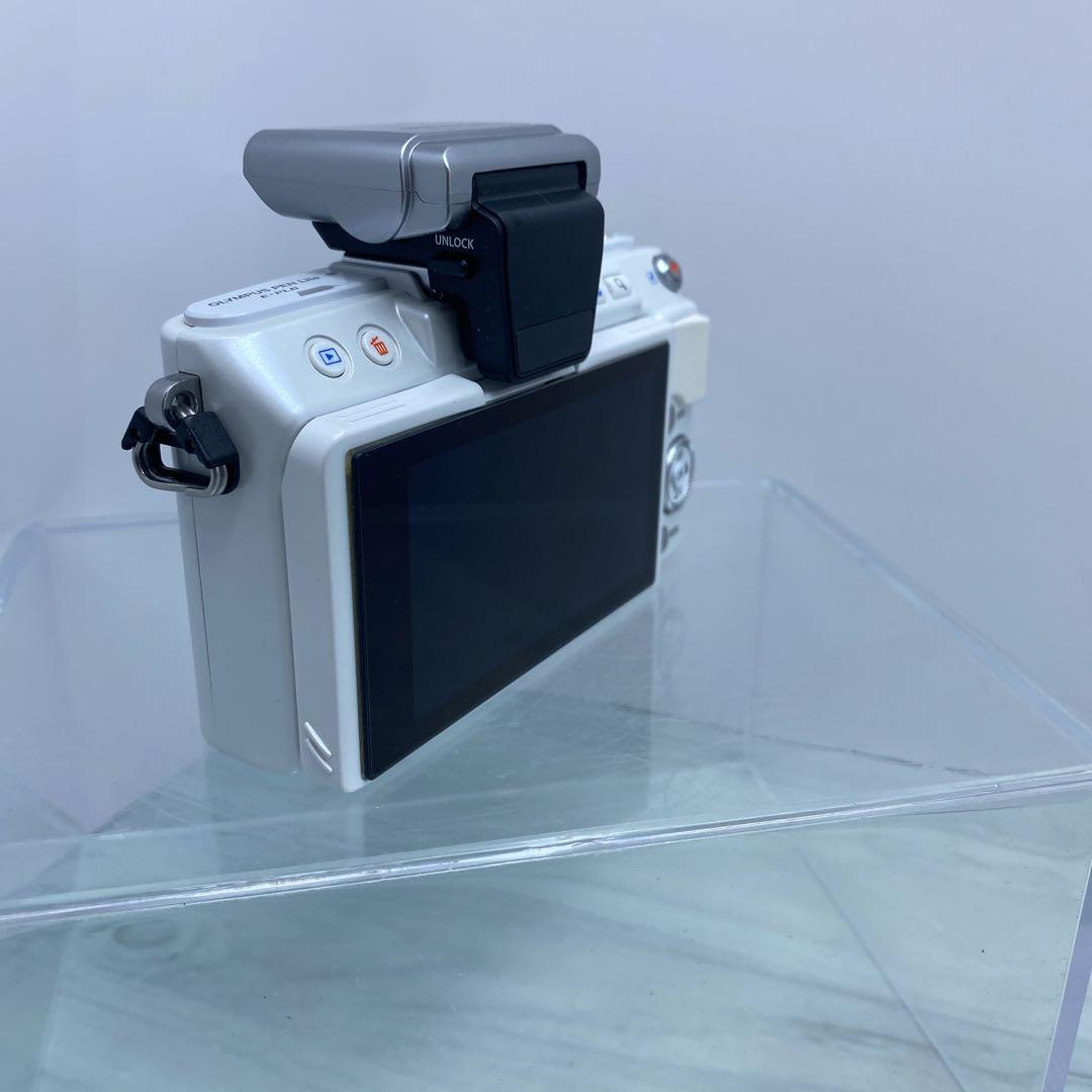 美品OLYMPUS オリンパスPEN Lite E-PL6ダブルズームキット