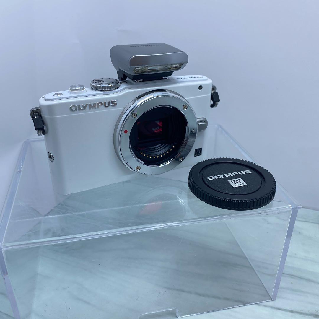 美品OLYMPUS オリンパスPEN Lite E-PL6ダブルズームキット