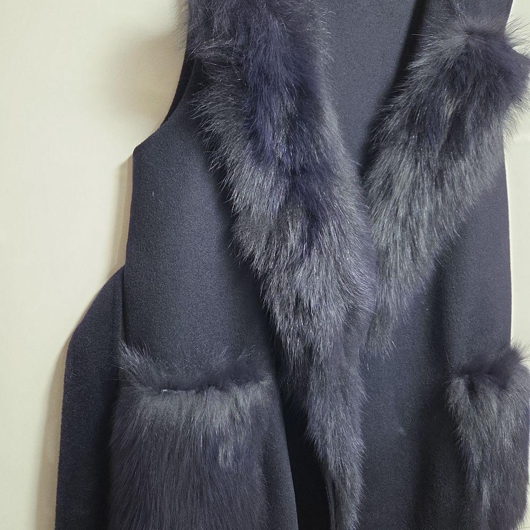 新品　LOUANDRA ネイビー ファー付きベスト　フォックスファー　ジレ