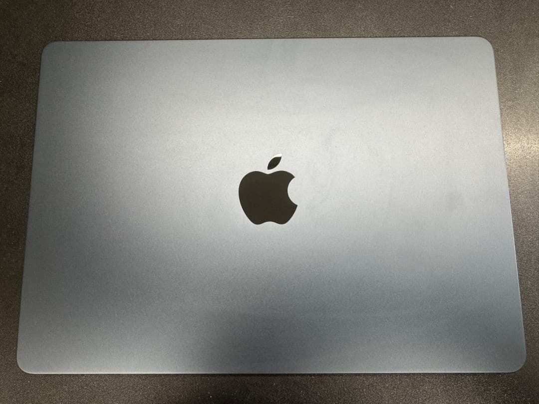 Macbook Air M2 13インチ / 16GB / 256GB 100%