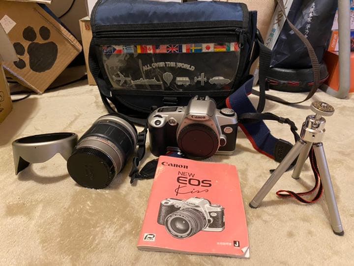 【ケース付き！】キャノンNew EOS Kiss, Tamronレンズ