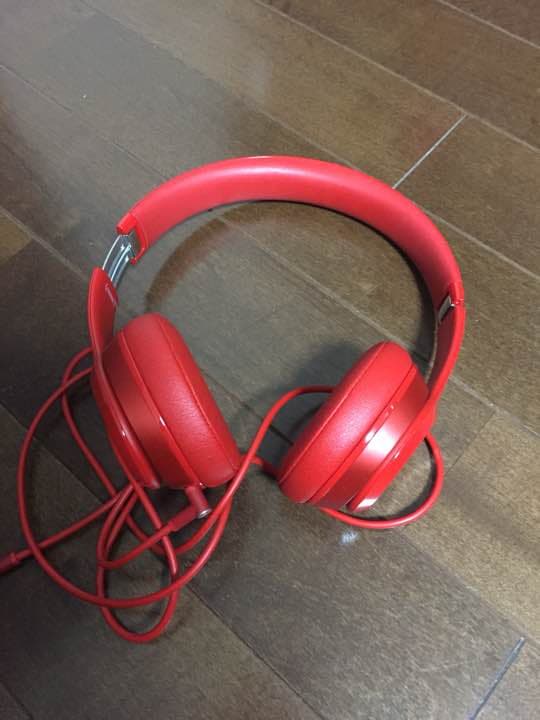 ヘッドホン Beats 赤
