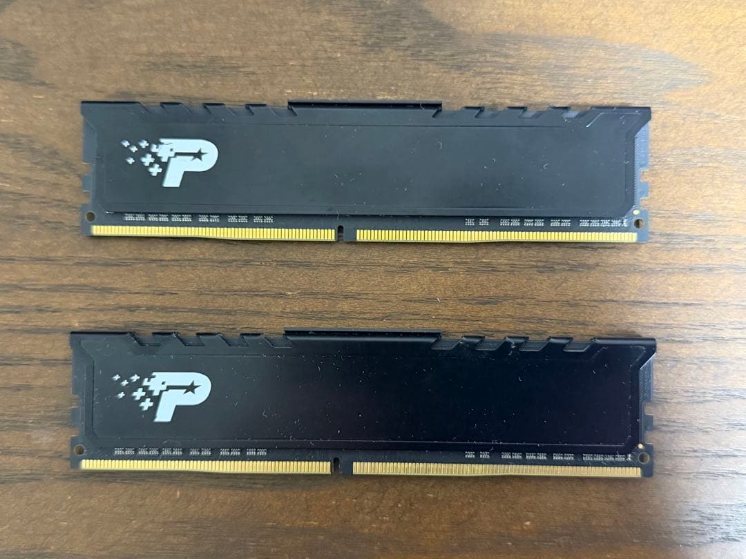 Patriot DDR-4メモリ２枚組32Gメモリヒートシンク付