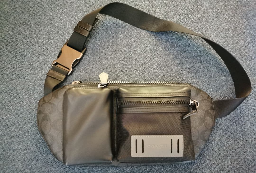 「未使用に近い」コーチボディーバック