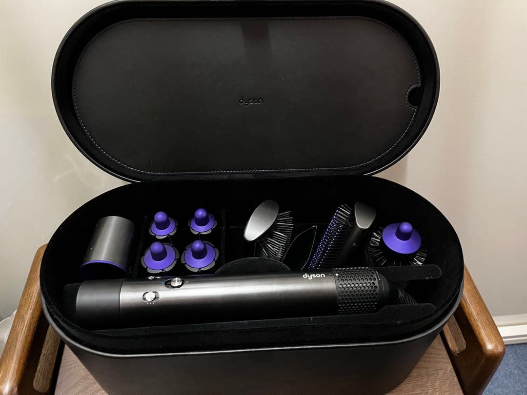 Dyson エアラップマルチスタイラー　直営店限定色　レザーケース付き