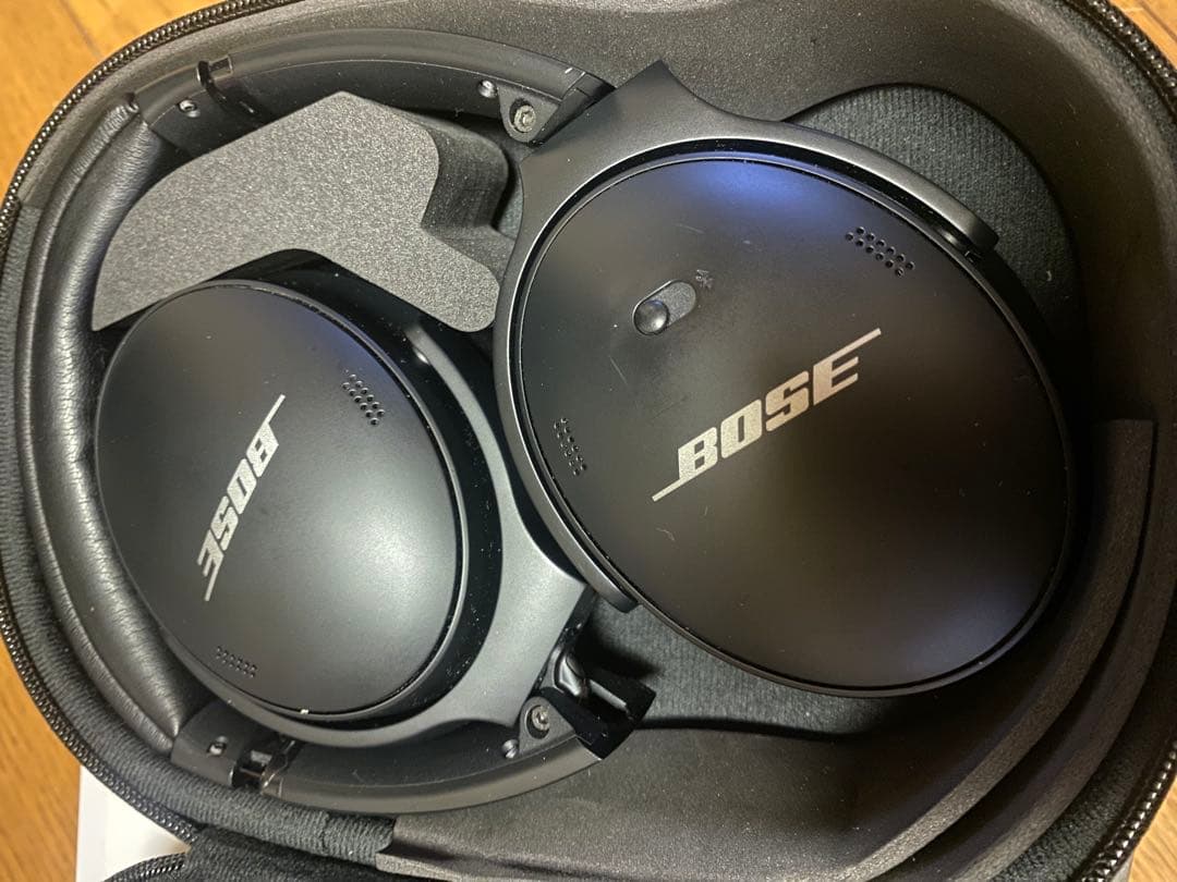 BOSE ワイヤレスヘッドフォン　QC45