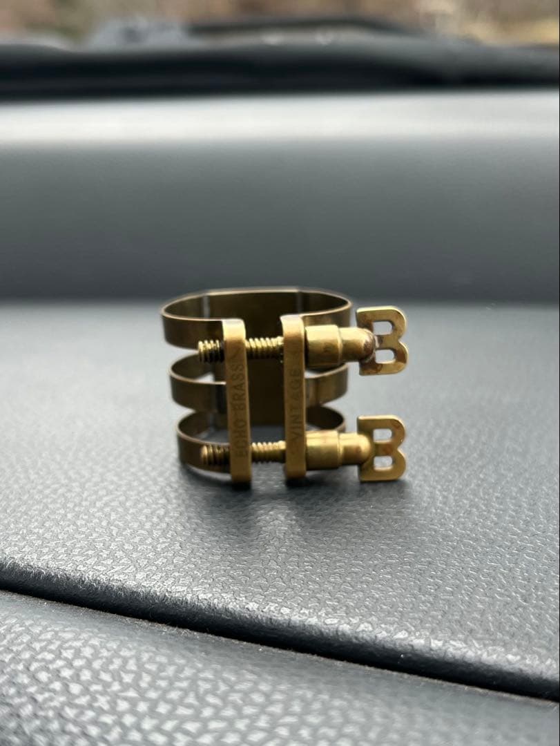 エコーブラス リガチャー アルトサックス ブリルハート