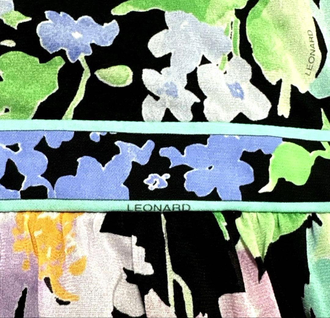 【新品タグ付き】レオナール　カンカン素材　フラワープリント 半袖　チュニック